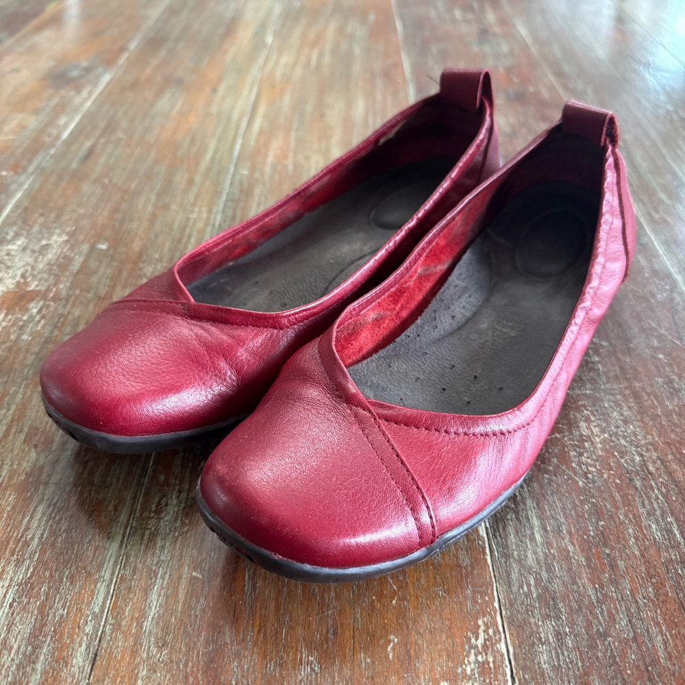 Naturalizer Red Leather Flats 8.5 Womens Slip On Casual Everyday Comfort Shoe